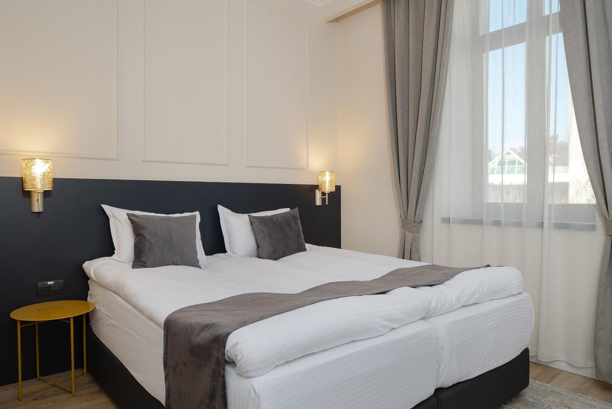 Hotel Atria Брашов Екстер'єр фото